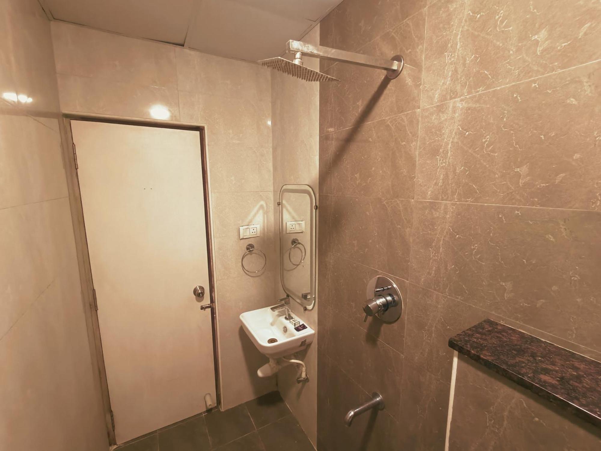 Mrv Triplicane Hotel 2*
